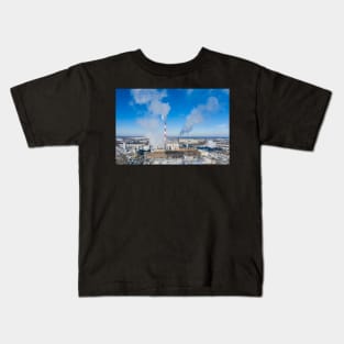 Power plant emitting smoke to the atmosphere Kids T-Shirt